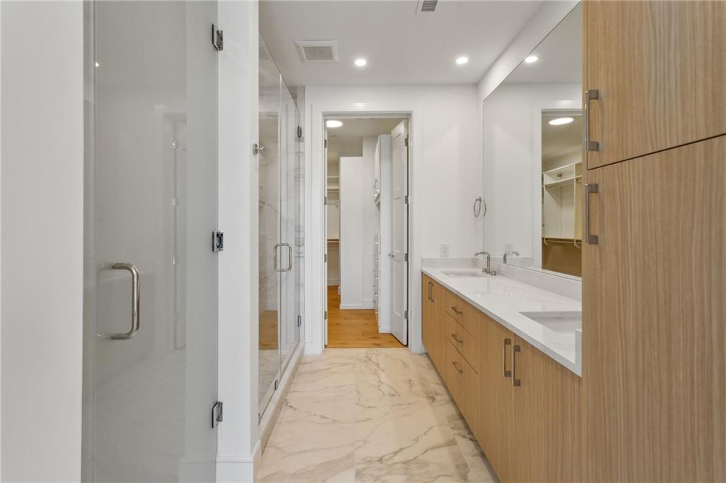 2425 Peachtree Road NE Unit 403