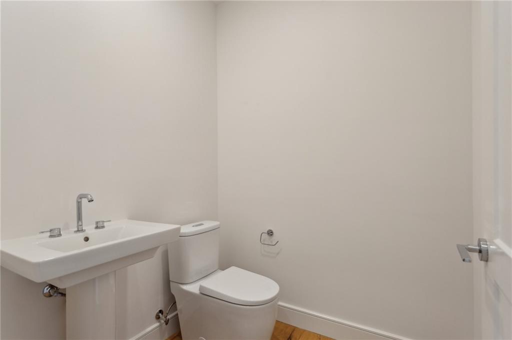 2425 Peachtree Road NE Unit 403