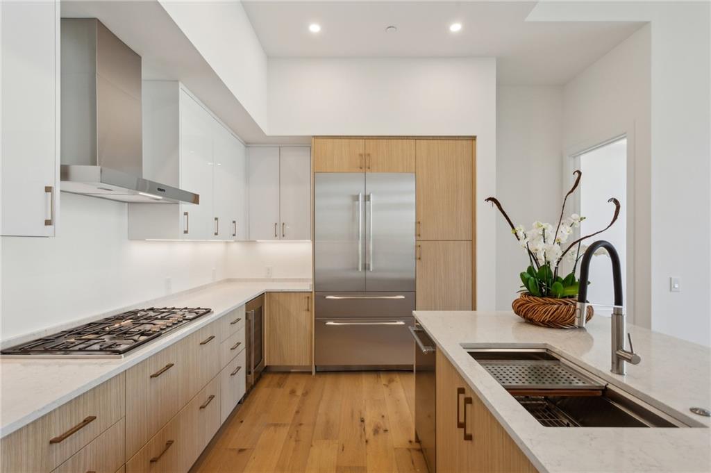 2425 Peachtree Road NE Unit 403