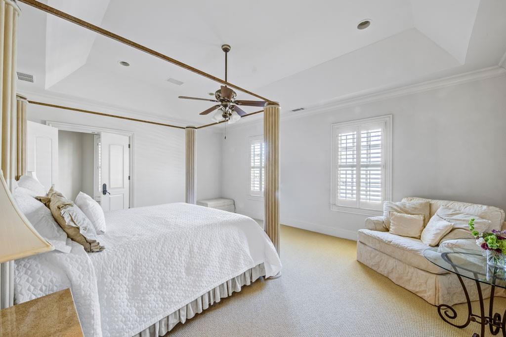 3594 Tuxedo Court NW