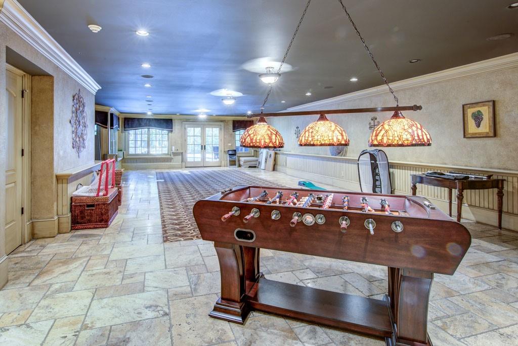 3594 Tuxedo Court NW