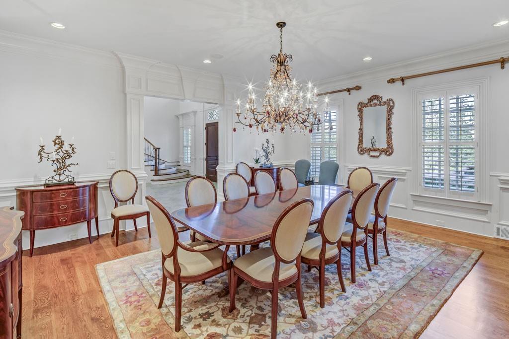 3594 Tuxedo Court NW