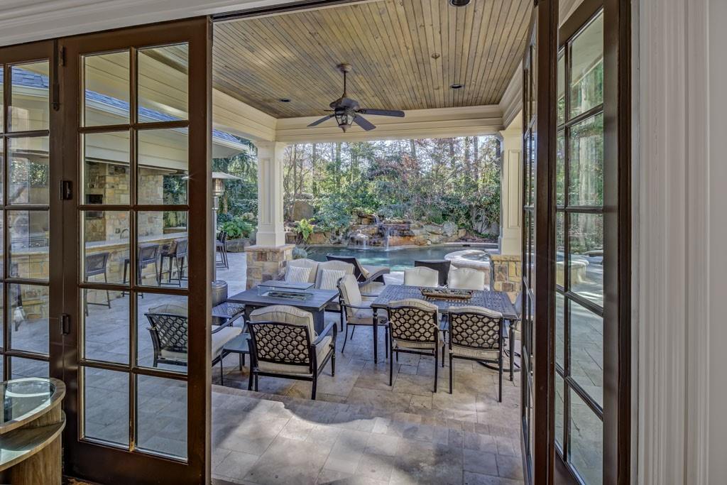 3594 Tuxedo Court NW