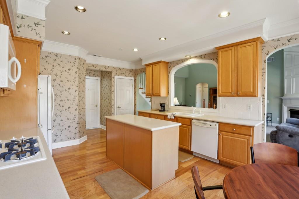 132 Westchester Drive SE