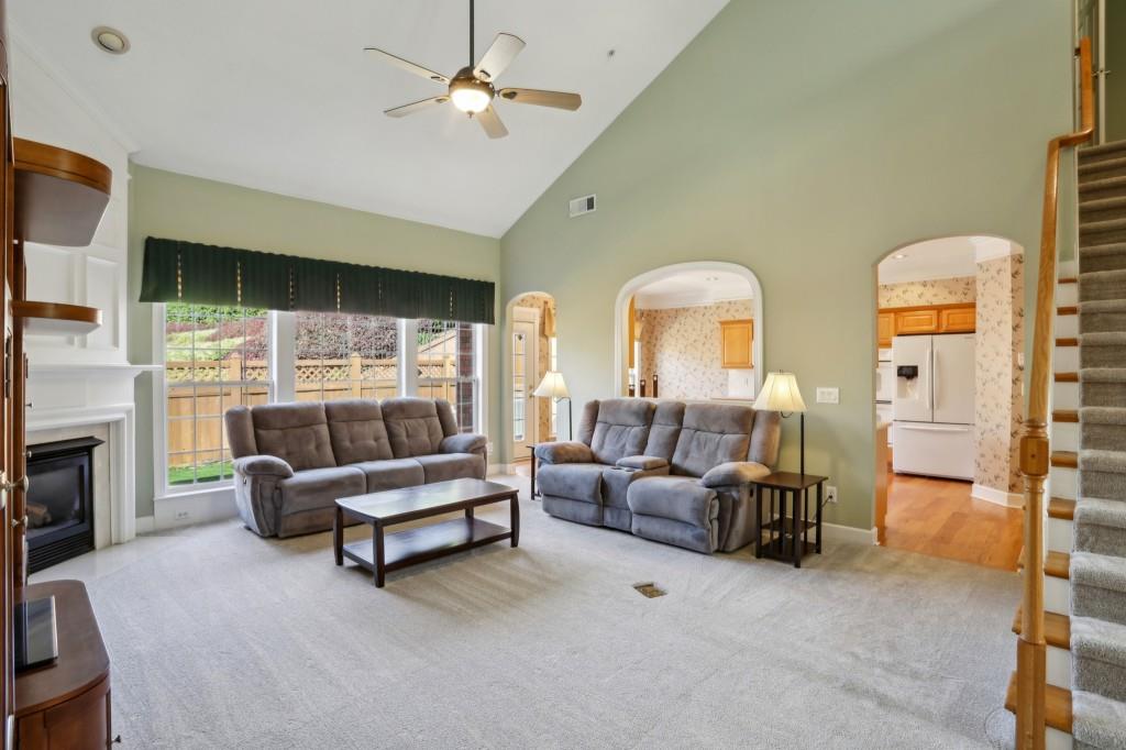 132 Westchester Drive SE