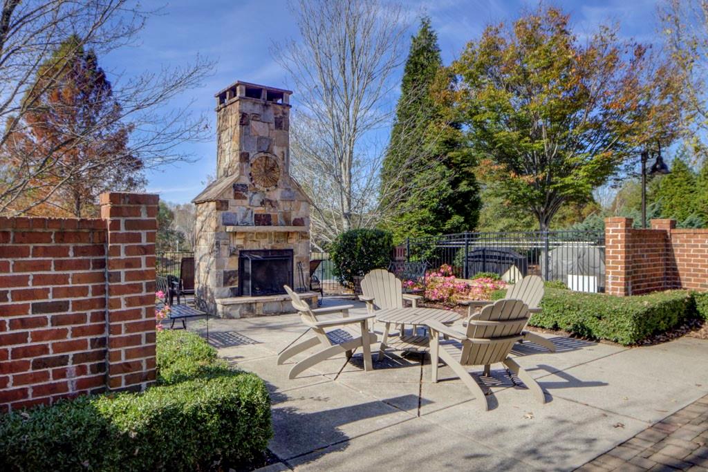 314 Lakeside Trace