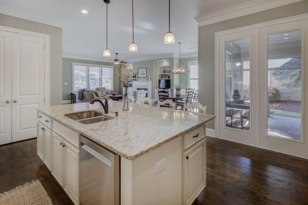 314 Lakeside Trace