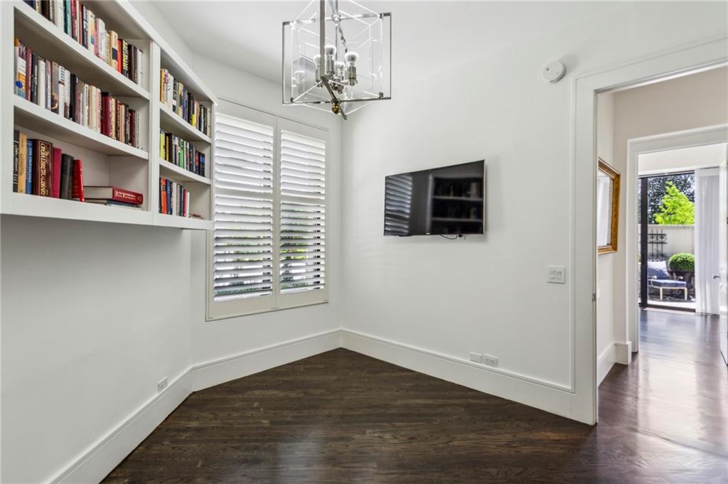 2660 Peachtree Road NW Unit 4G