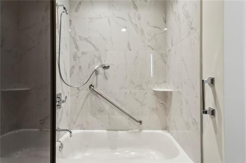2660 Peachtree Road NW Unit 4G