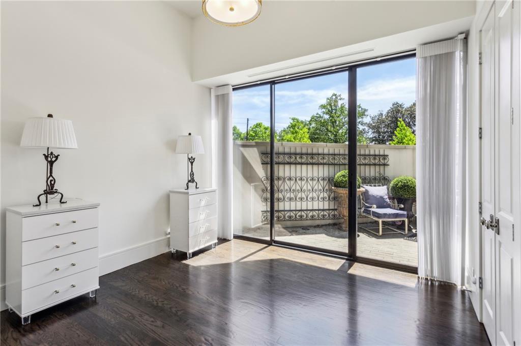 2660 Peachtree Road NW Unit 4G