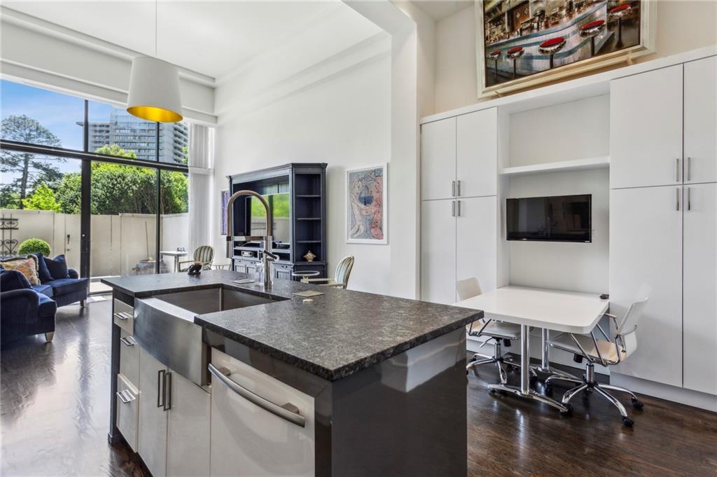 2660 Peachtree Road NW Unit 4G
