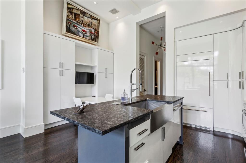 2660 Peachtree Road NW Unit 4G
