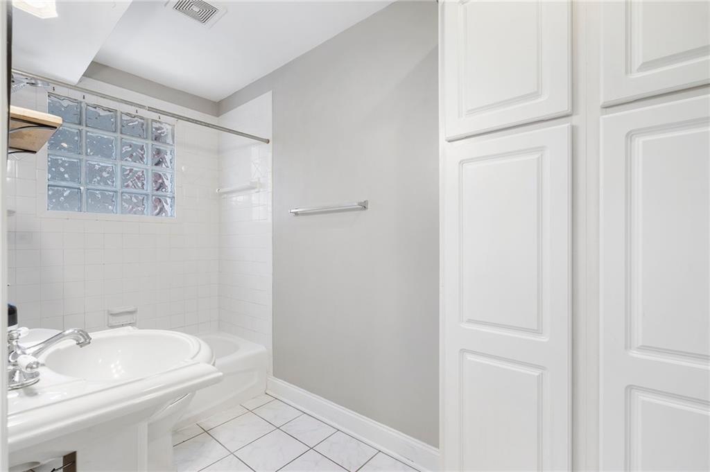 974 Greenwood Avenue NE Unit 6