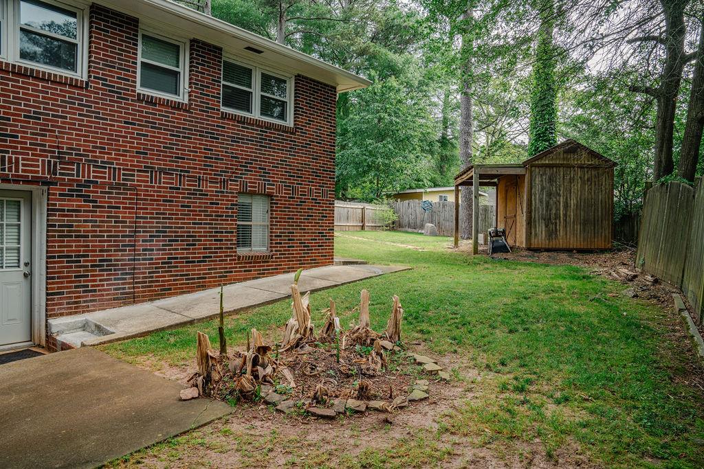 2331 Robin Lane SE