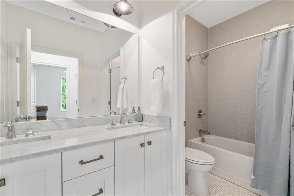 3433 Landen Pine Court NE