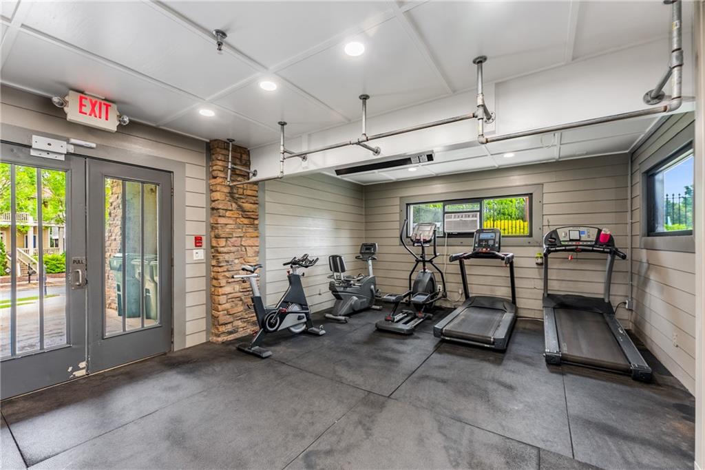 1560 Gilstrap Lane NW