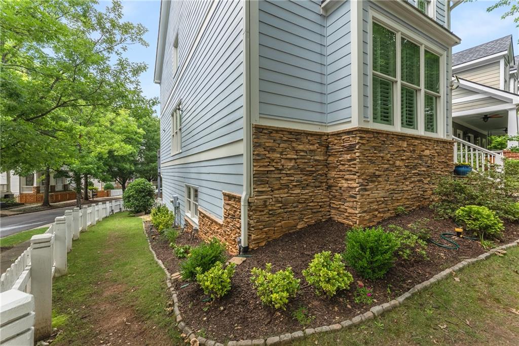 1560 Gilstrap Lane NW