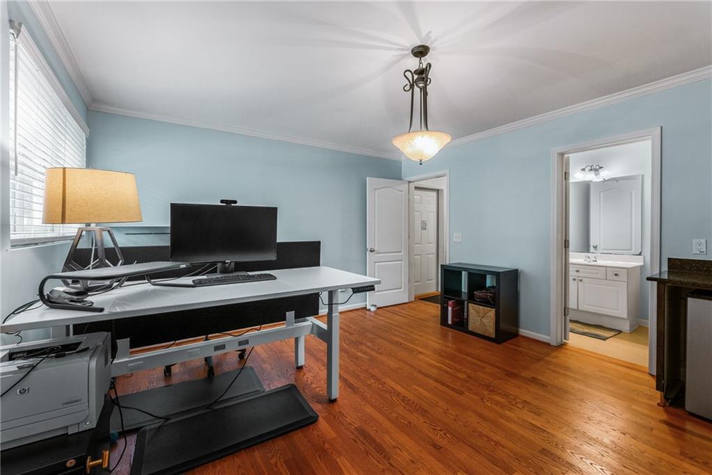 1560 Gilstrap Lane NW