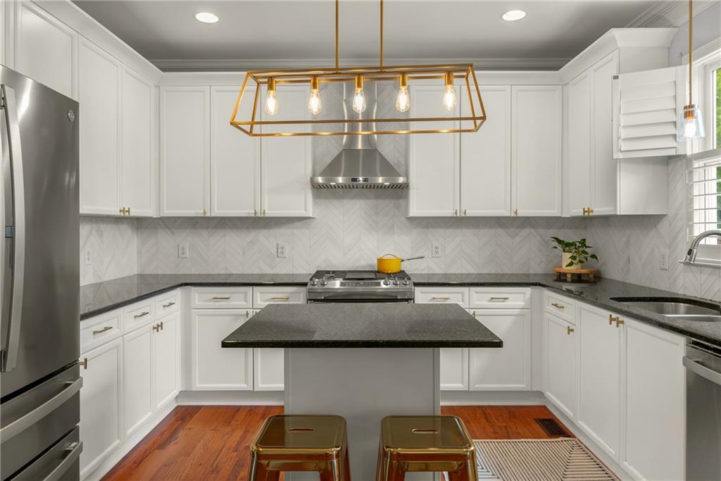 1560 Gilstrap Lane NW