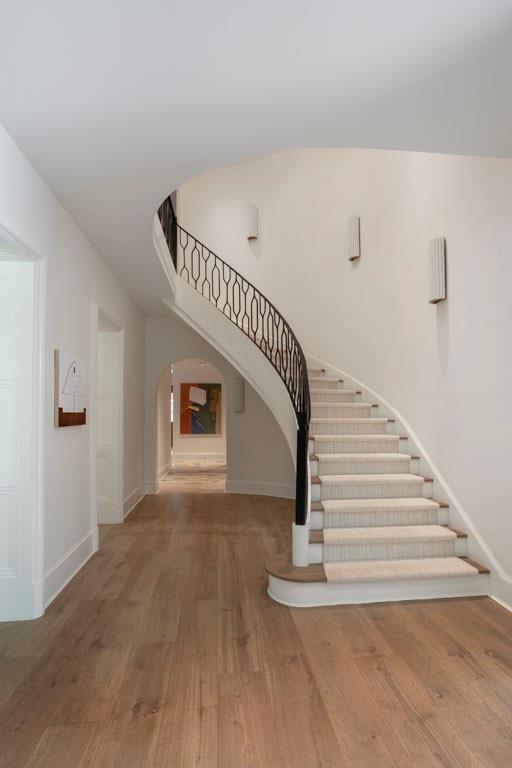 365 King Road NW