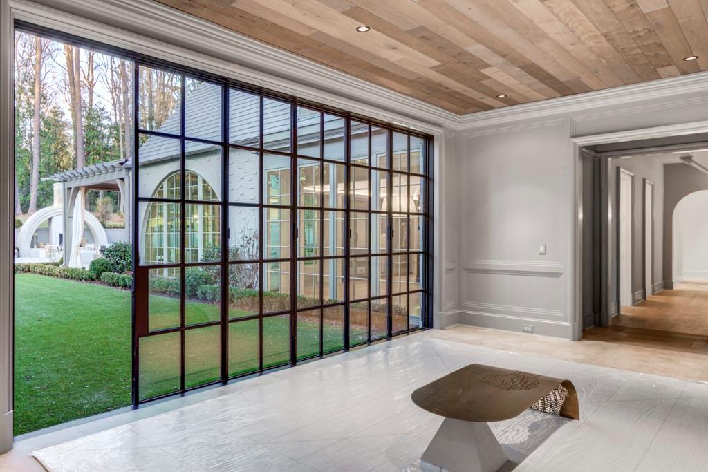 365 King Road NW
