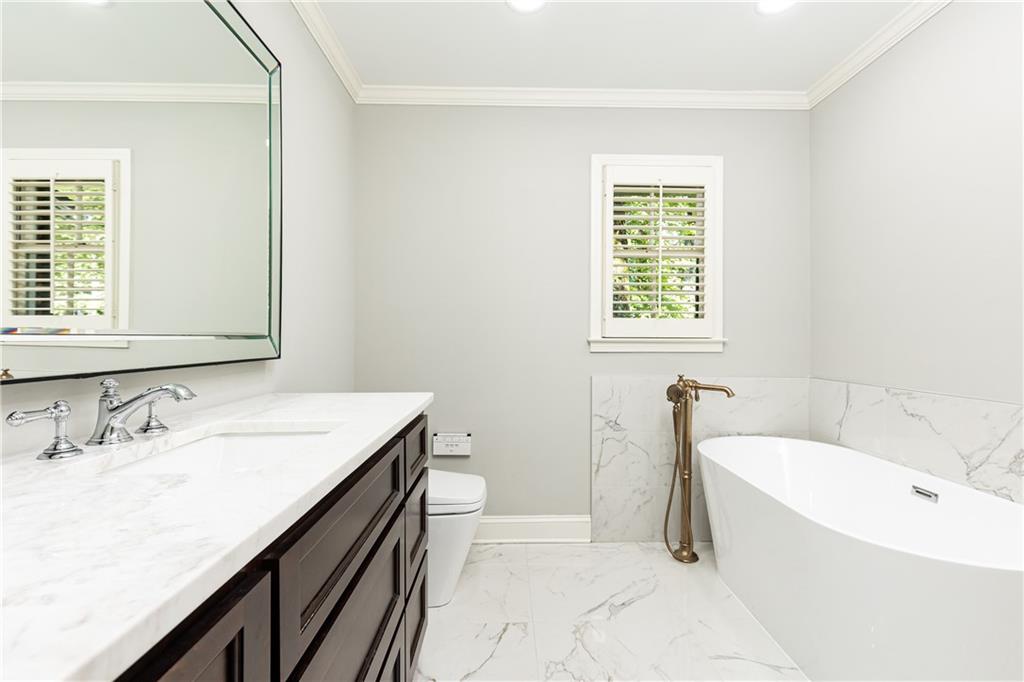 2197 Fairway Circle NE