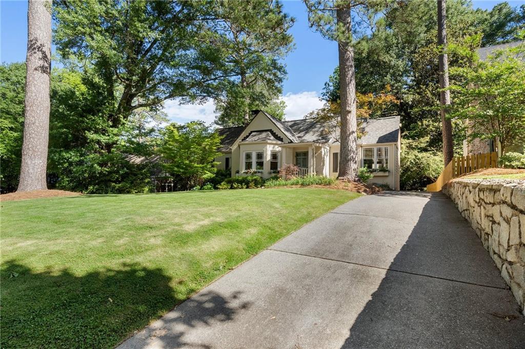 414 E Wesley Road NE