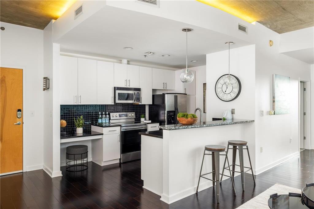923 Peachtree Street NE Unit 1238