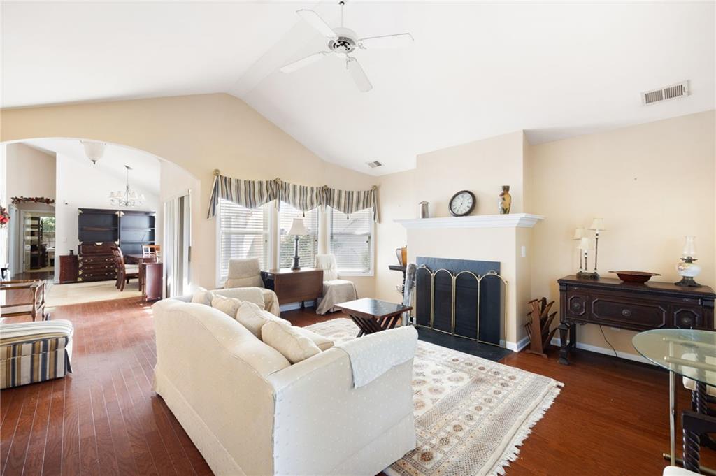 5069 KATHRYN GLEN Drive