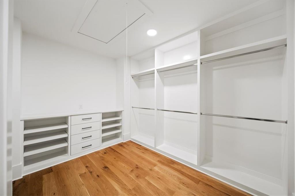 6175 River Shore Parkway