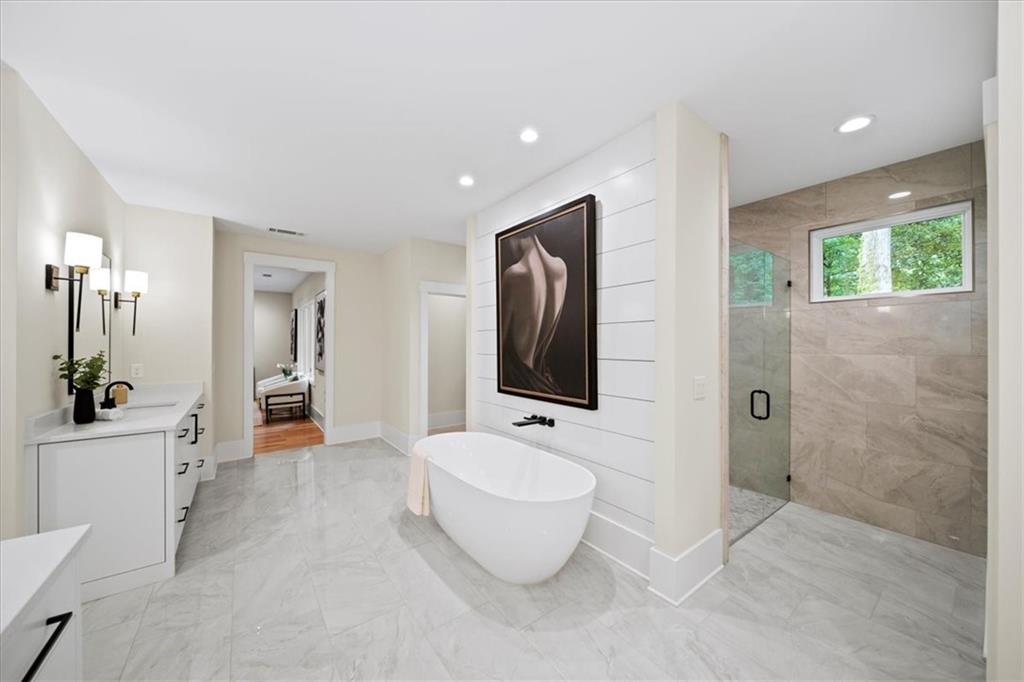 6175 River Shore Parkway