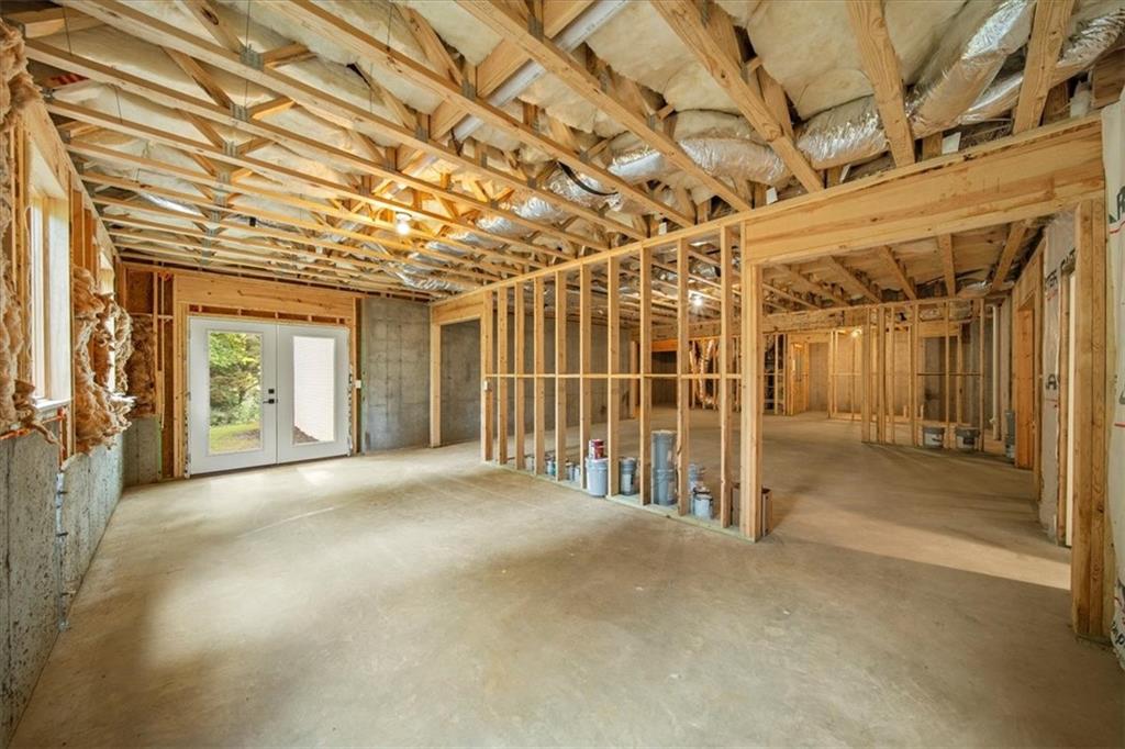 6175 River Shore Parkway