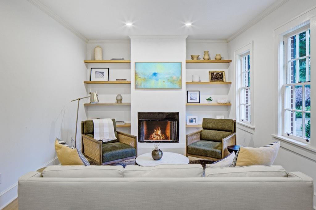 2117 Fairhaven Circle NE