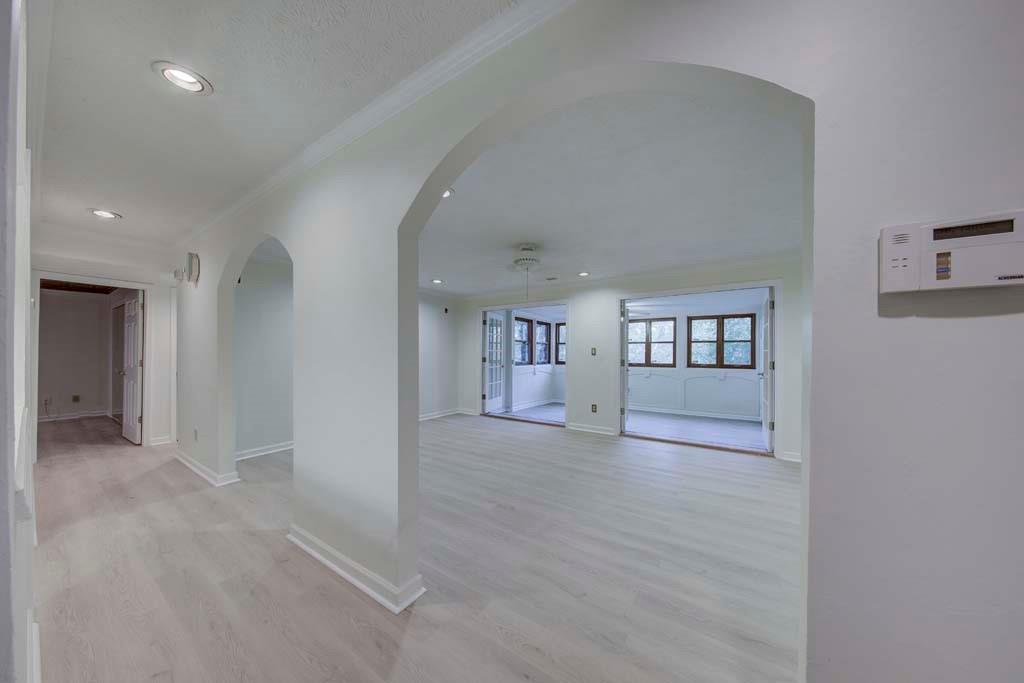 166 Maribeau Square NW