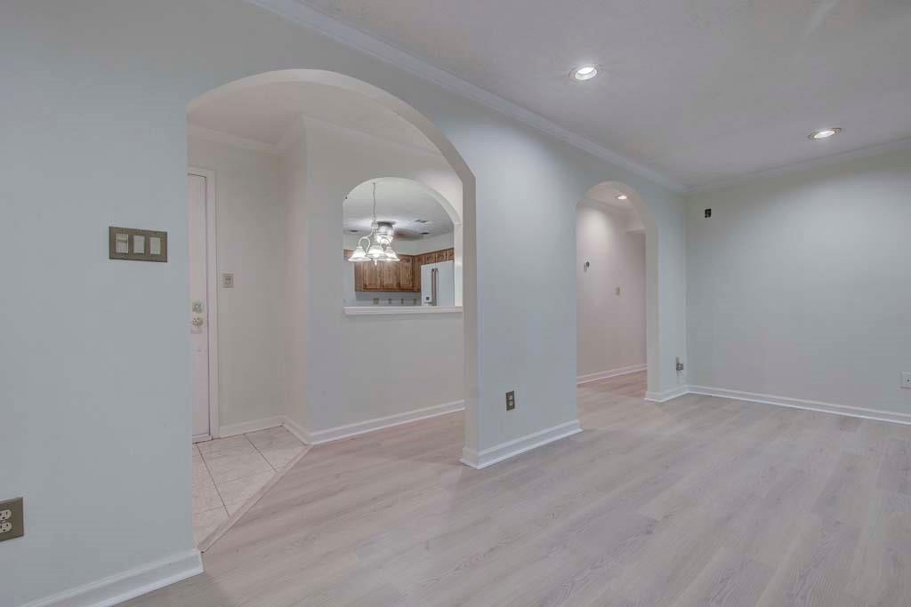 166 Maribeau Square NW