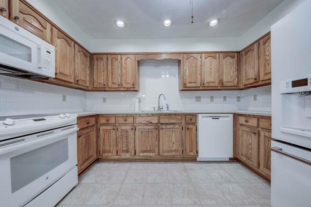 166 Maribeau Square NW