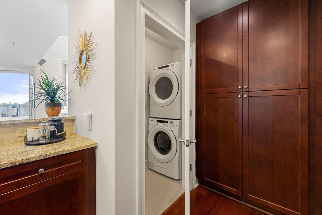 2795 Peachtree Road NE Unit 1602