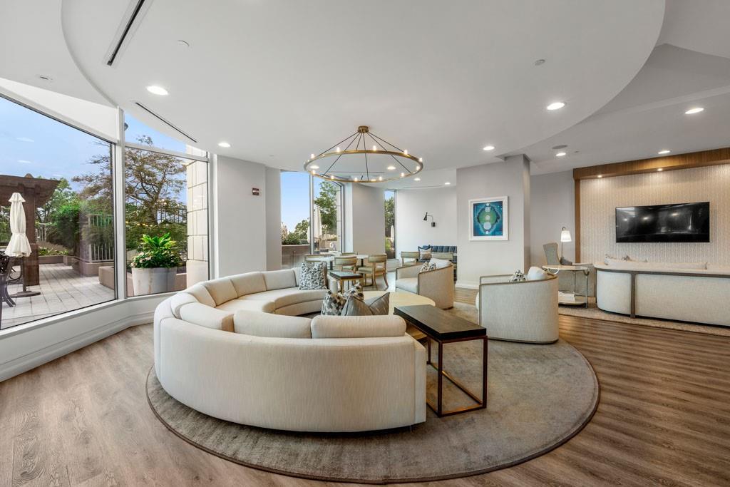 2795 Peachtree Road NE Unit 1602