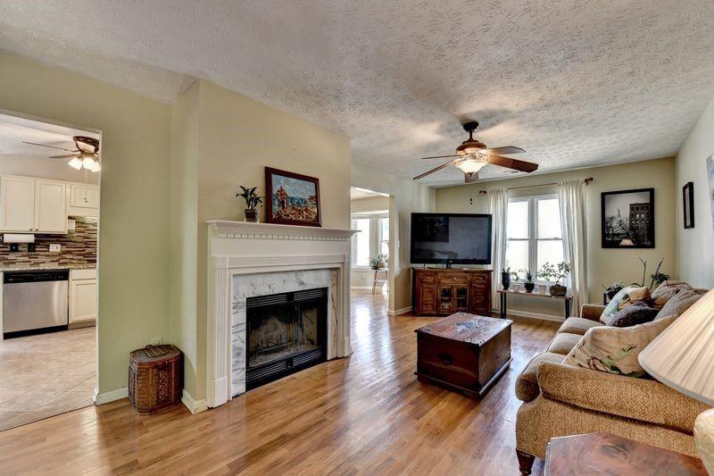 6017 Shadow Lake Way