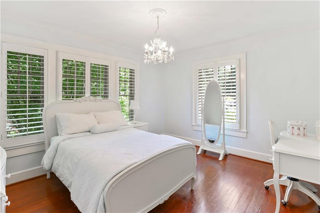 405 Brentwood Drive NE