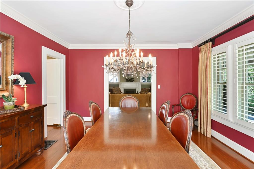 405 Brentwood Drive NE