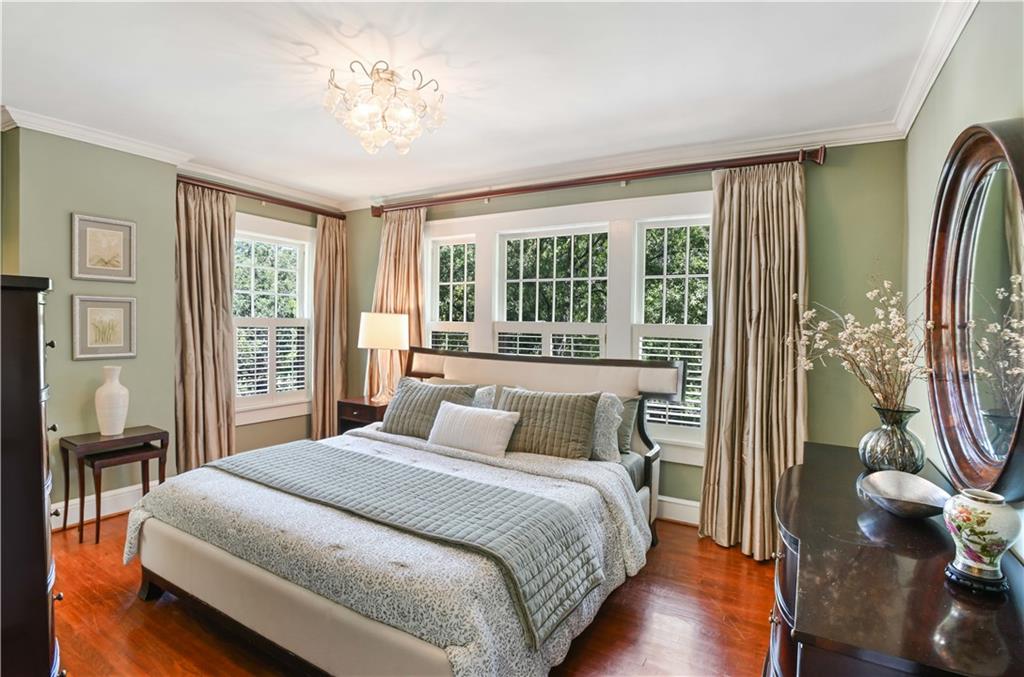 405 Brentwood Drive NE