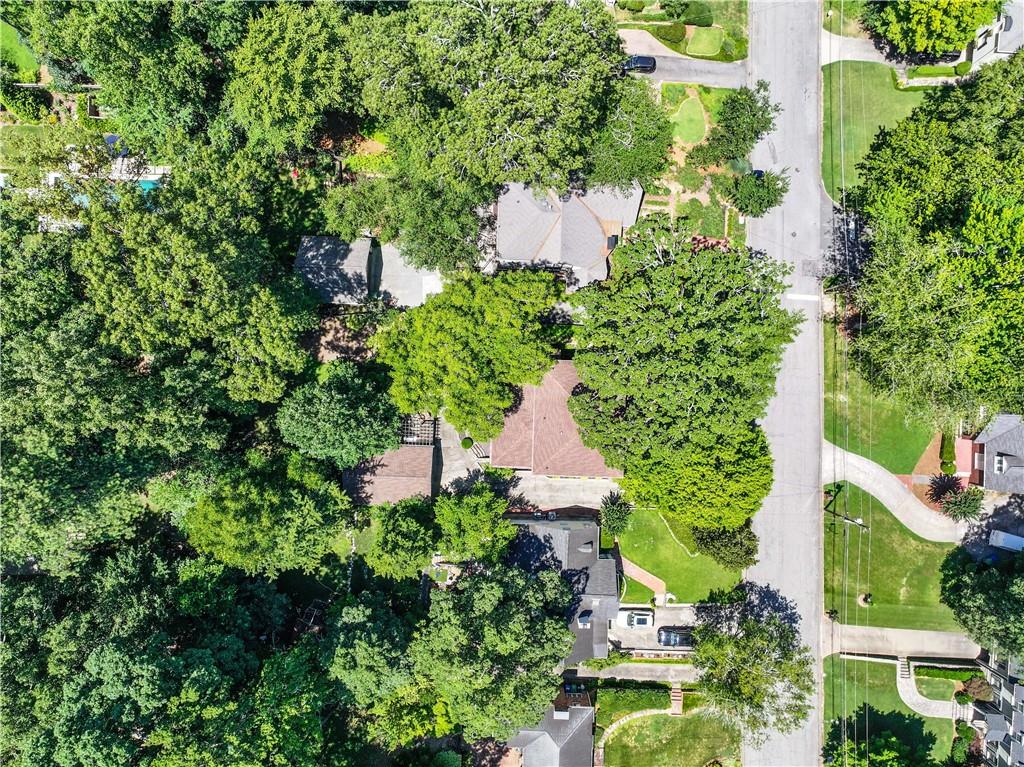 405 Brentwood Drive NE