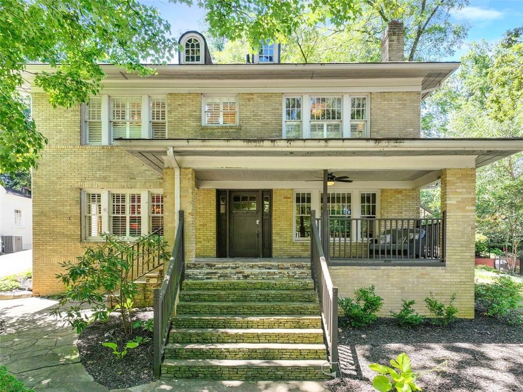 405 Brentwood Drive NE