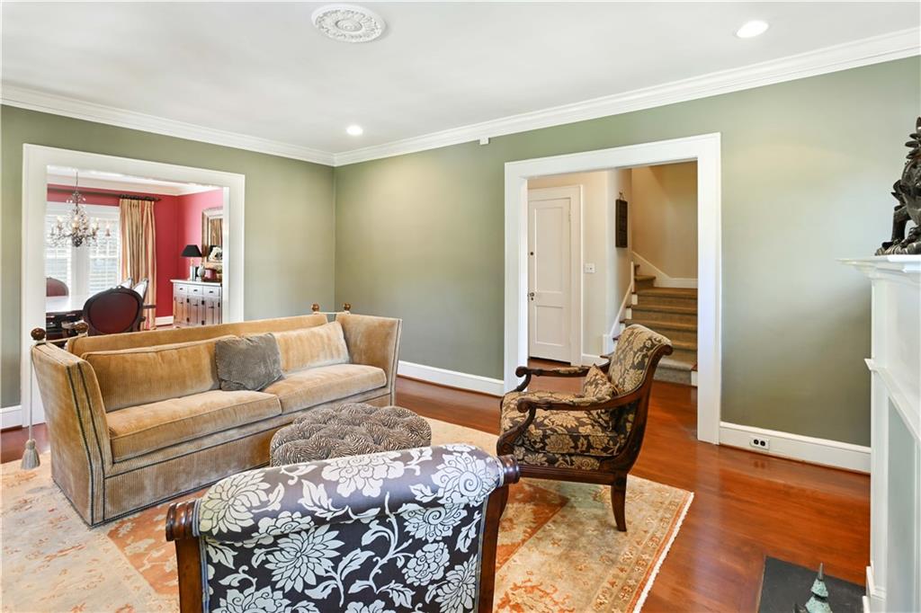 405 Brentwood Drive NE