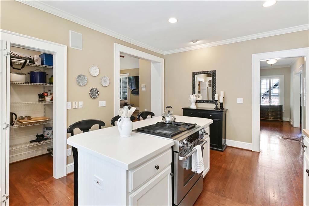 405 Brentwood Drive NE