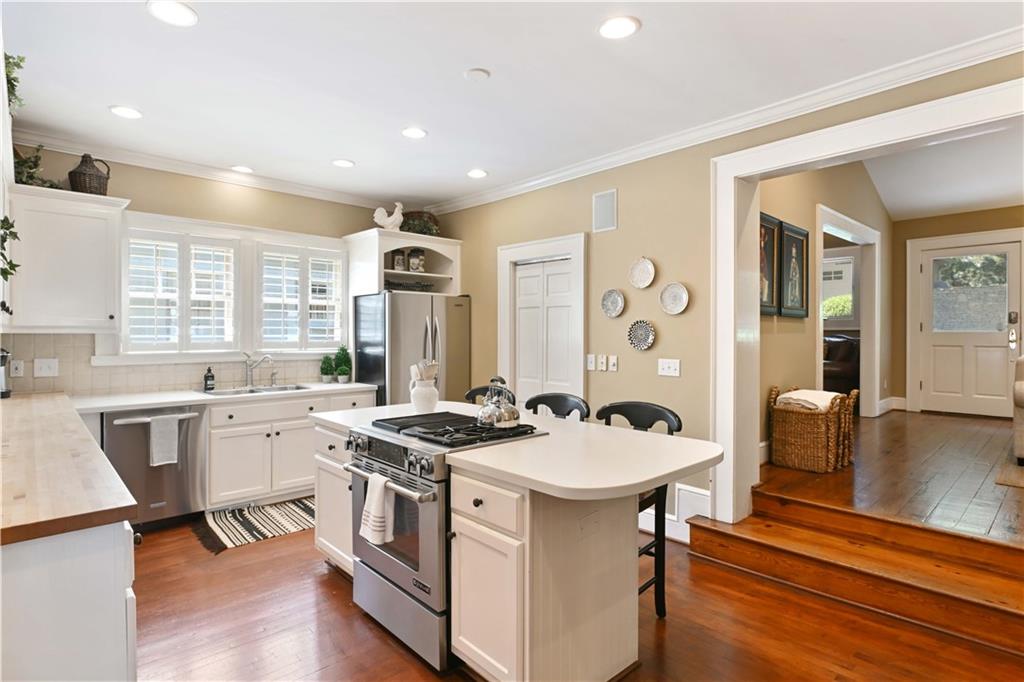 405 Brentwood Drive NE