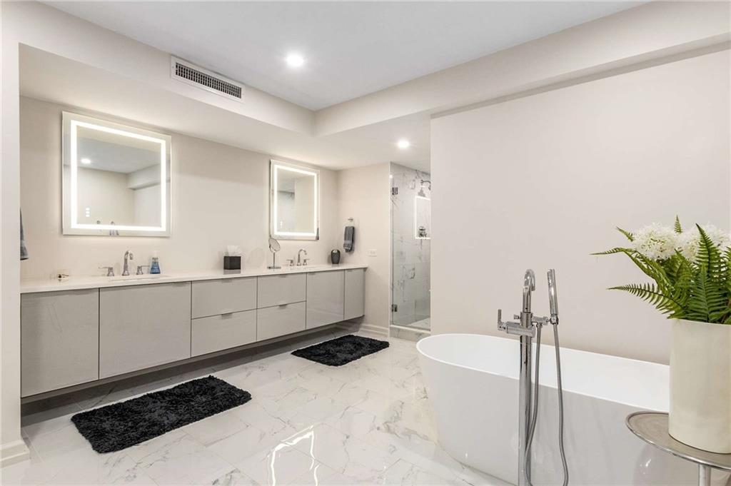 2660 Peachtree Road NW Unit 18H