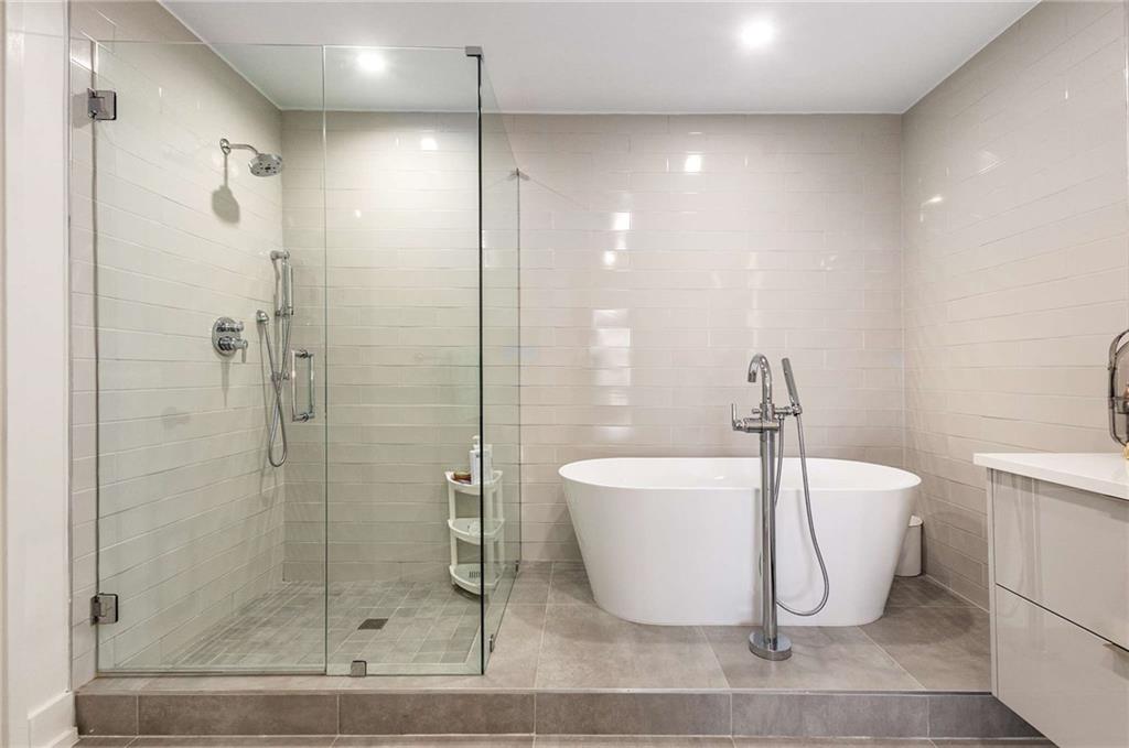 2660 Peachtree Road NW Unit 18H