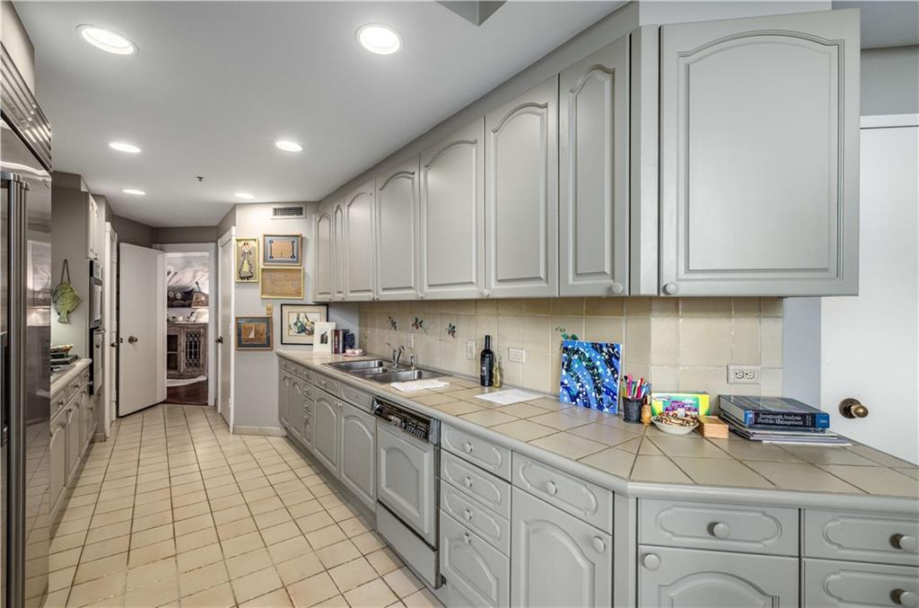 2660 Peachtree Road NW Unit 10F